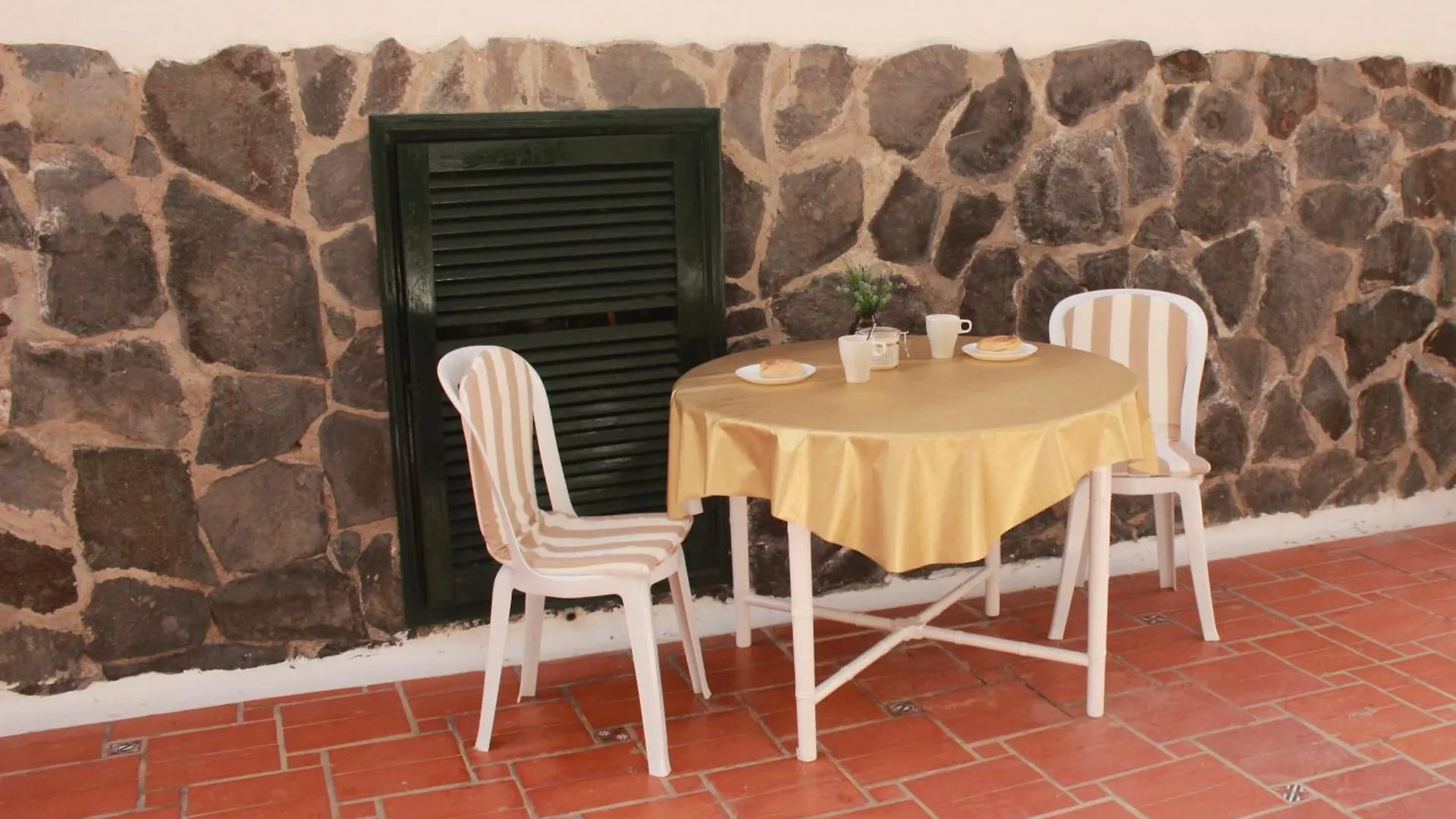Los Cristianos Tipaki Home 0*, Los Cristianos (Tenerife)