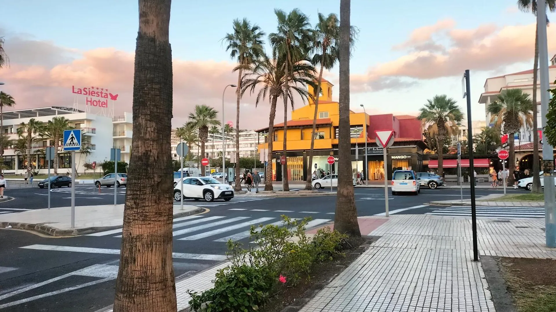 Los Cristianos Tipaki Home 0*, Los Cristianos (Tenerife)